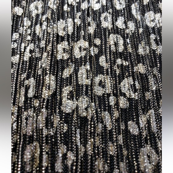 Maeve shimmer gold and black 16 skirt - Picture 2 of 12